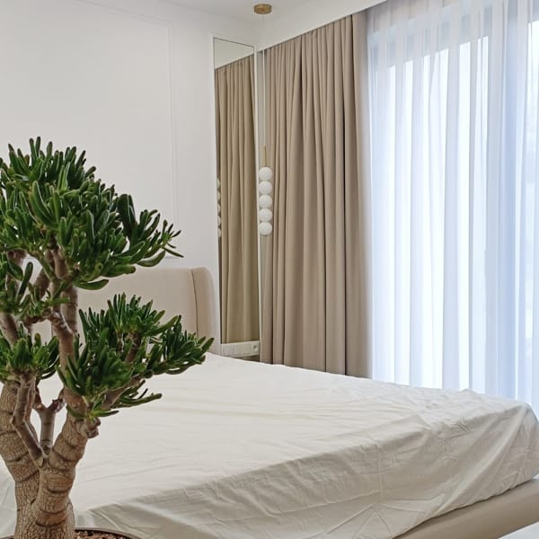 beżowe zasłony i jasne białe firany | Bagdad Nowy Sącz beżowe zasłony i jasne białe firany | Bagdad Nowy Sącz