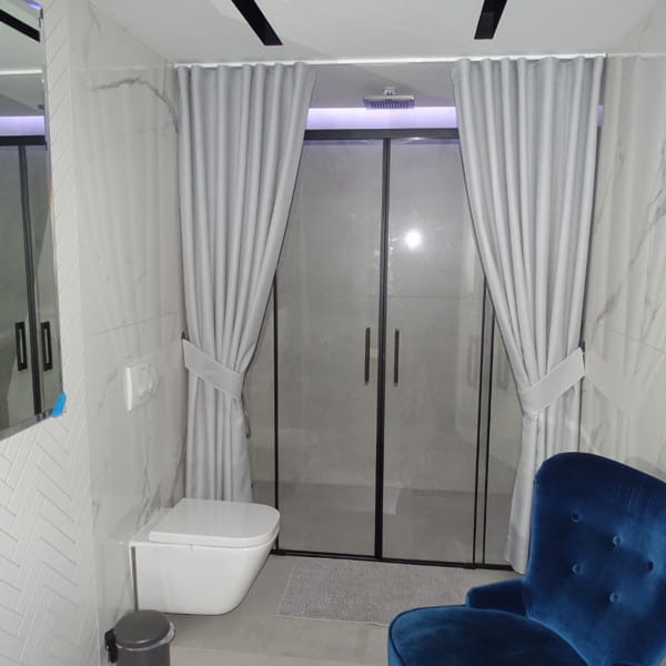 szare zasłony w łazience | Bagdad Nowy Sącz szare zasłony w łazience | Bagdad Nowy Sącz